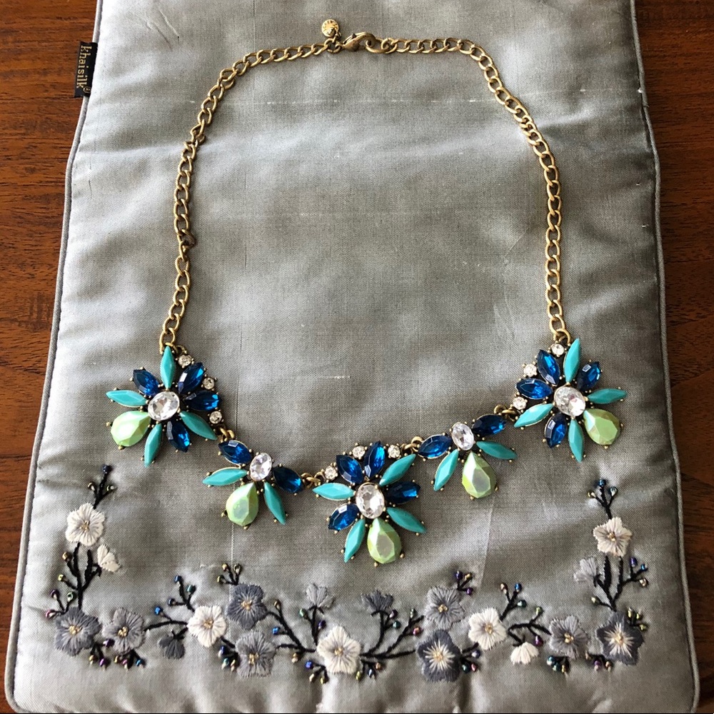 💙🩵💚 J Crew Vintage Statement Necklace - Gold w/Blue Flowers 💙🩵💚